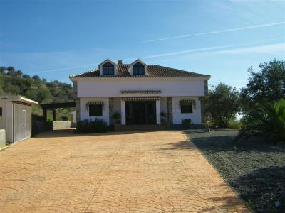 Villa For sale in Alozaina, Malaga, Spain